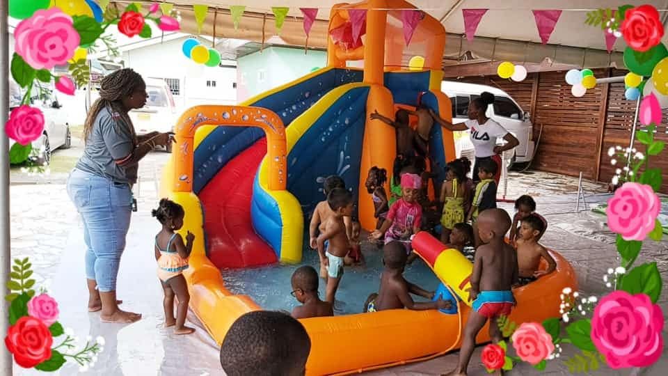 Kinderen tijdens een wateractiviteit